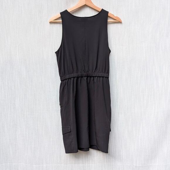 Patagonia Black Lightweight Fleetwith Sleeveless Belted Short Dress, size XS - Picture 3 of 10